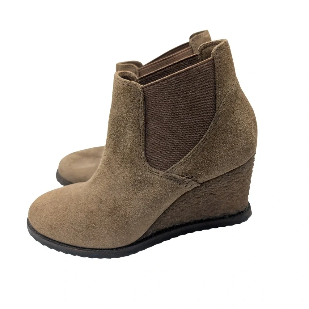 Trask Suede Wedge Ankle Booties Brown Elastic Goring Brazil - Size 6.5M